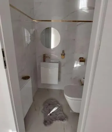 Apartment Gold