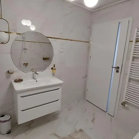 Gold Apartment