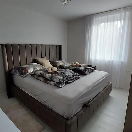 Apartment Gold